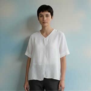 Flax Women's V-Neck Short Sleeves Pullover Blouse In White Size Medium